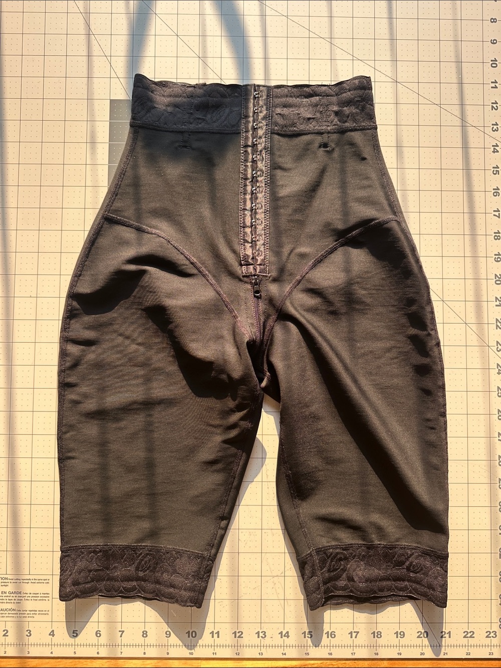 High-Waist Shaping Shorts in Black